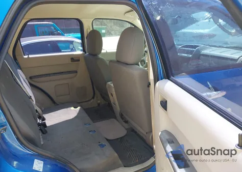 2012 Ford Escape Xls z USA, uszkodzony, nr VIN 1FMCU0C72CKA05053